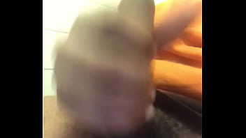 Preview 2 of Poren300 Com - Quick nut at work