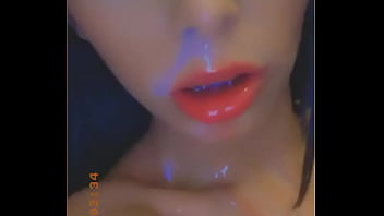 Preview 4 of Chest Mommy - Se graba con la leche en la cara 2