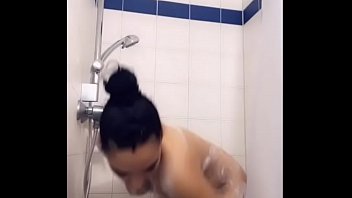Preview 3 of Ibu Dan Anak Ngentod Sama Ayah - playing and fucking my pussy in the shower