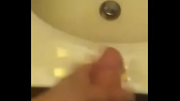 Preview 1 of Bangla Xxxxi Vidio - Teen nuts in sink