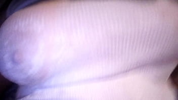 Preview 3 of M Mobile Porn - Me echo agua en las tetas para ti