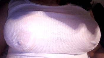 Preview 1 of M Mobile Porn - Me echo agua en las tetas para ti