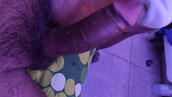 Preview 4 of Xvideosey Xnxx Dam - M&aacute_sturbandome con  el satisfyer Men. Rica polla de negro.