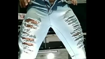 Preview 3 of Chalda Sex - Tonny Vinny mostra parte do seu bumbum gostoso.
