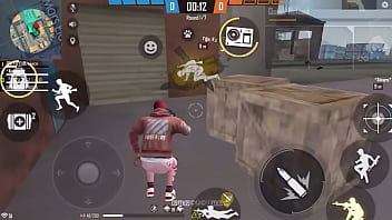 Preview 2 of Xxx Video Lo - El pelon de brazzers juega free fire por primer vez y esto es lo que sucedio xd :v