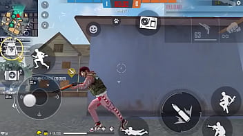 Preview 4 of Xxx Video Lo - El pelon de brazzers juega free fire por primer vez y esto es lo que sucedio xd :v