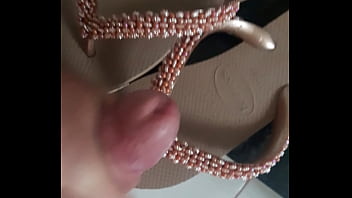 Preview 1 of Trans Lyon - Havaianas 37/38 nuds bordadas