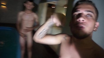 Preview 4 of Lesbians Machine Down - O Novo Novinho modelo Lucas Tork Na casa do Flakael e veltin souza