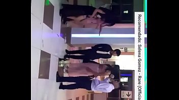 Preview 3 of Holly Houlston - Perreo en fiesta de promo