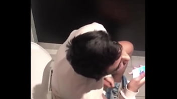 Preview 4 of Arab Doggy Style Sex - Banheir&atilde_o gay brasil