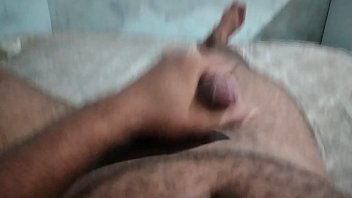 Preview 1 of Mom 50 Bro - Peguei um v&iacute_deo do meu marido batendo uma