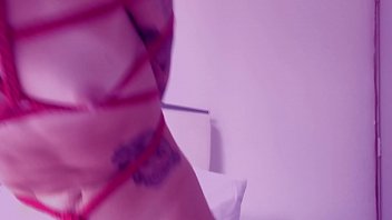 Preview 2 of Sunny Leone Red Bikani - AMO GOZAR AMARRADA  - BIA ROMAN