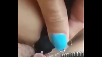 Preview 2 of Chicas Virgen Folland - cuando no usas calzon