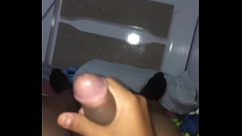 Preview 3 of Agents Co Porn - Novinho Gostoso Batendo Punheta