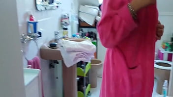 Preview 1 of Gangbang On - Me Corro TODA...Quien se viene a la Ducha Conmigo? Maria