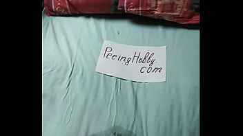 Preview 4 of Gujarat Sil Pack Hd Videos - She pisses in pantyhose in bed