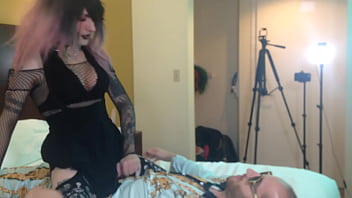 Preview 1 of Sunny Leone Fights - Rapper Fucks Hot Emo Trans Girl