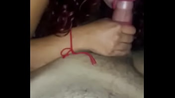 Preview 1 of New Xxx Dise Video - Guarra le encanta mamar huevo