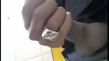 Preview 1 of Duktars Video - Rockeiro Hetero dotado Favelado Batendo at&eacute_ Gozar (parte1)