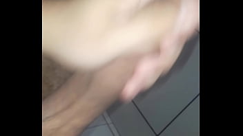 Preview 1 of Backyard Piss Fetish - Punheta do Novinho Bauru