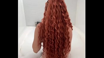 Preview 3 of Fox Cio Xxx - No se lo que pasa por tu mente,  pero estoy segura que te gustar&iacute_a venir y darte un ba&ntilde_o de burbujas conmigo ?