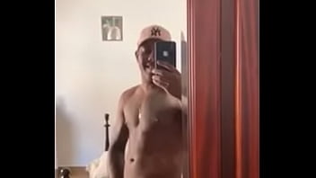 Preview 2 of Riki White - RIVIEVERSON FELIX INFLUENCER Dotado mostrando a rola