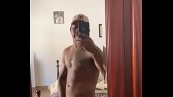Preview 1 of Riki White - RIVIEVERSON FELIX INFLUENCER Dotado mostrando a rola