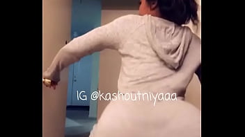 Preview 1 of Mom Sleep Pron - Booty show IG@kashoutniyaaa tshirt and maybe panties on. U tell me