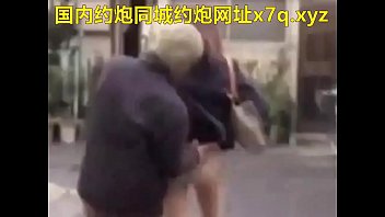 Preview 3 of Wrestling Celebrity Porn - 男子脑子秀逗，出门逛街见到妹子就扒衣服