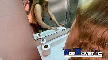 Preview 4 of Xnxx D - PORNOVATAS - Follando en el ba&ntilde_o del Hotel en Barcelona