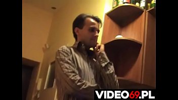 Preview 1 of Min Fils - Polskie porno - Podrywaczka zalicza montera od lod&oacute_wki