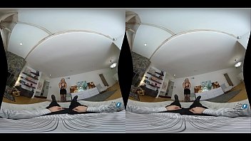 Preview 1 of Hot Momsez - Sarah Vandella - MilfVR - D for Vandella