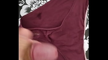 Preview 1 of Granny Tuber - Corrida en bragas de mi mujer 79