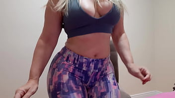 Preview 2 of Kerriking Strip - Acabei de chegar da academia e vim mostra meu traje(continua&ccedil_ao no red sera q fui de calcinha?) I just got back from the gym and came to show off my costume (will it still be red if I was wearing panties?)