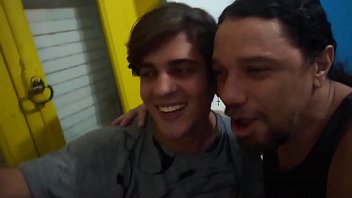 Preview 2 of Mec Gros - JOGOS EROTICOS COM AS NOVINHAS NINFETINHAS DUDA HUGNEN BIA CAVALA E COM O FLAKAEL VLOGS