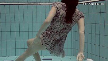 Preview 2 of Hindi Actors Xxx Video - Loris Licicia super hot underwater swimming naked