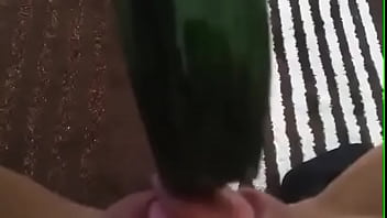 Preview 4 of Www Raed Wap - Me cojo un pepino