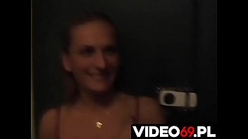 Preview 1 of Drunk Leggings - Polskie porno - Młoda sprzedawczyni kalendarzy z kutasem w gębie