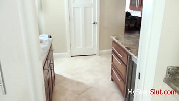 Preview 1 of Peruana Con Taqnga Amarilla - step Daughter Caught Sniffing Her Panty- Raven Reign
