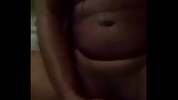 Preview 3 of Anal Shit Fart - Le encanta masturbarse con una botella