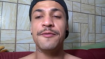 Preview 2 of Jav Squirt Mom And Son - UBER H&Eacute_TERO FICOU COM TES&Atilde_O VENDO MEU VIDEO E ME MOSTROU O PAU DURO