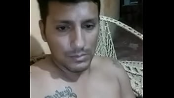 Preview 1 of Lesson 10 - Hetero enga&ntilde_ado mostrando su verga