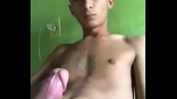 Preview 1 of Pendulous Tits Lesbian - Novinho Dotado 20 cm