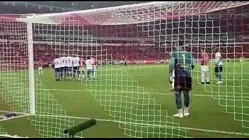 Preview 1 of Masuk Tangan Dalam Pepek Japan - Velinho gostoso destr&oacute_i com o jogo enfiando fundo a bola no gol