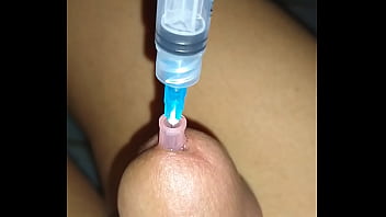 Preview 4 of Asian Fuck In Hotel - Inyectando agua dentro de mi pene con un cateter