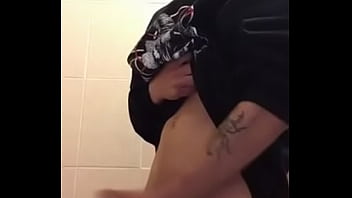 Preview 2 of Xxx12 - Paja en ba&ntilde_o
