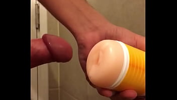 Preview 2 of Indian Dasi Fuck In Kitchen - Chileno dotado verg&oacute_n pijudo acaba sobre masturbador