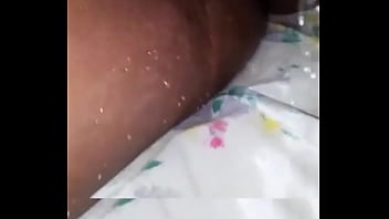 Preview 3 of Espia Nias - Squirting in bed