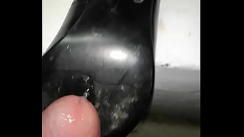 Preview 1 of Touchg Tit Public - High Heel Fetis Schuhwix.