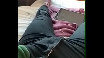 Preview 1 of Sexy Fat Nepal - Se masturba y env&iacute_a video por kik